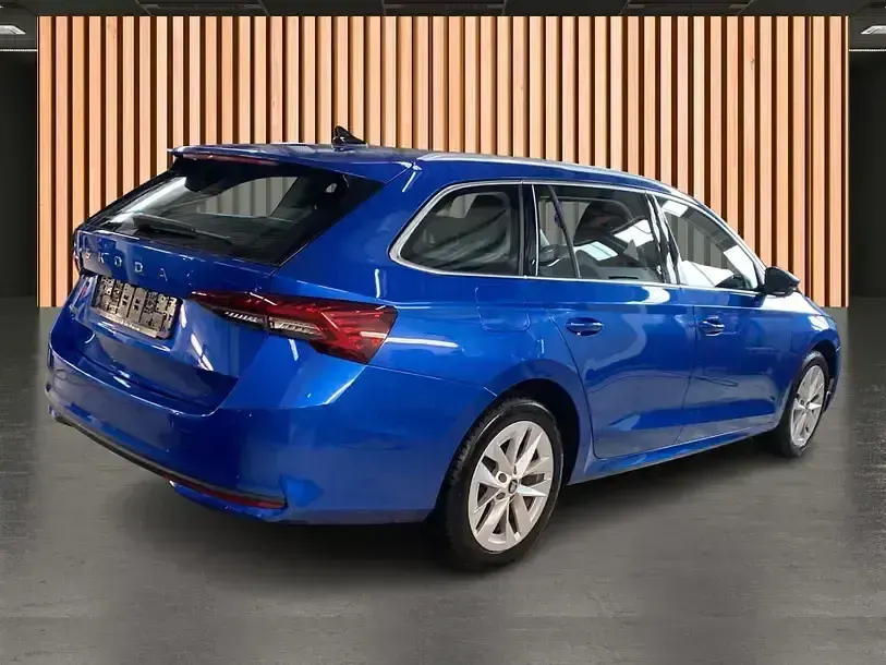 Gebraucht Skoda Octavia Selection 150 PS (110 kW) 2025 Race blau Kombi