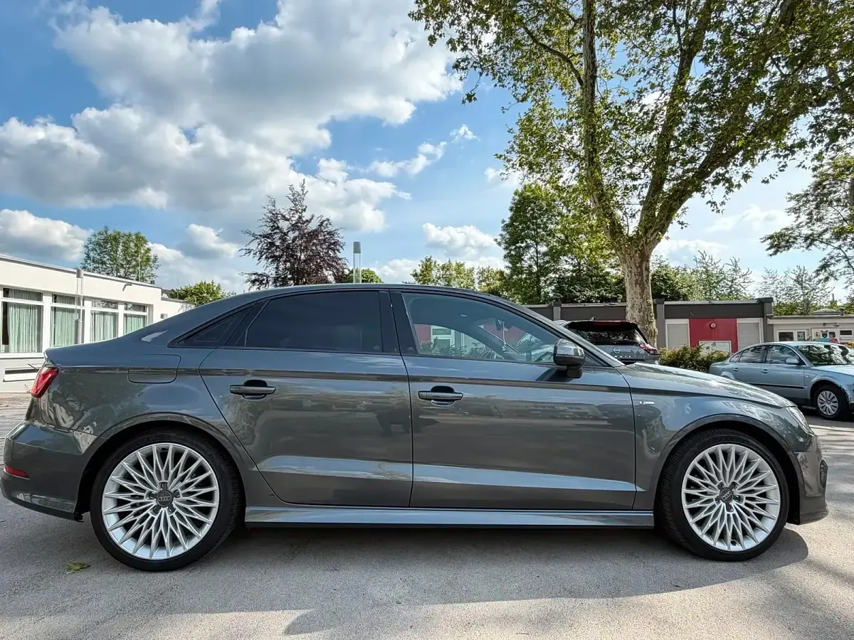 Gebraucht Audi A3 S-Line 150 PS (110 kW) 2014 Grau Limousine