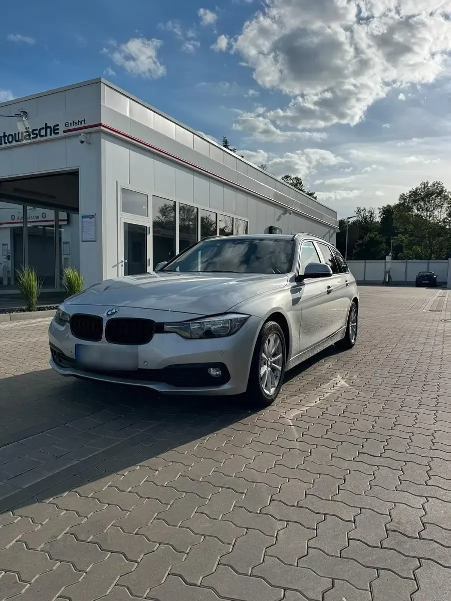 Gebraucht BMW 318 150 PS (110 kW) 2016 Silber Kombi
