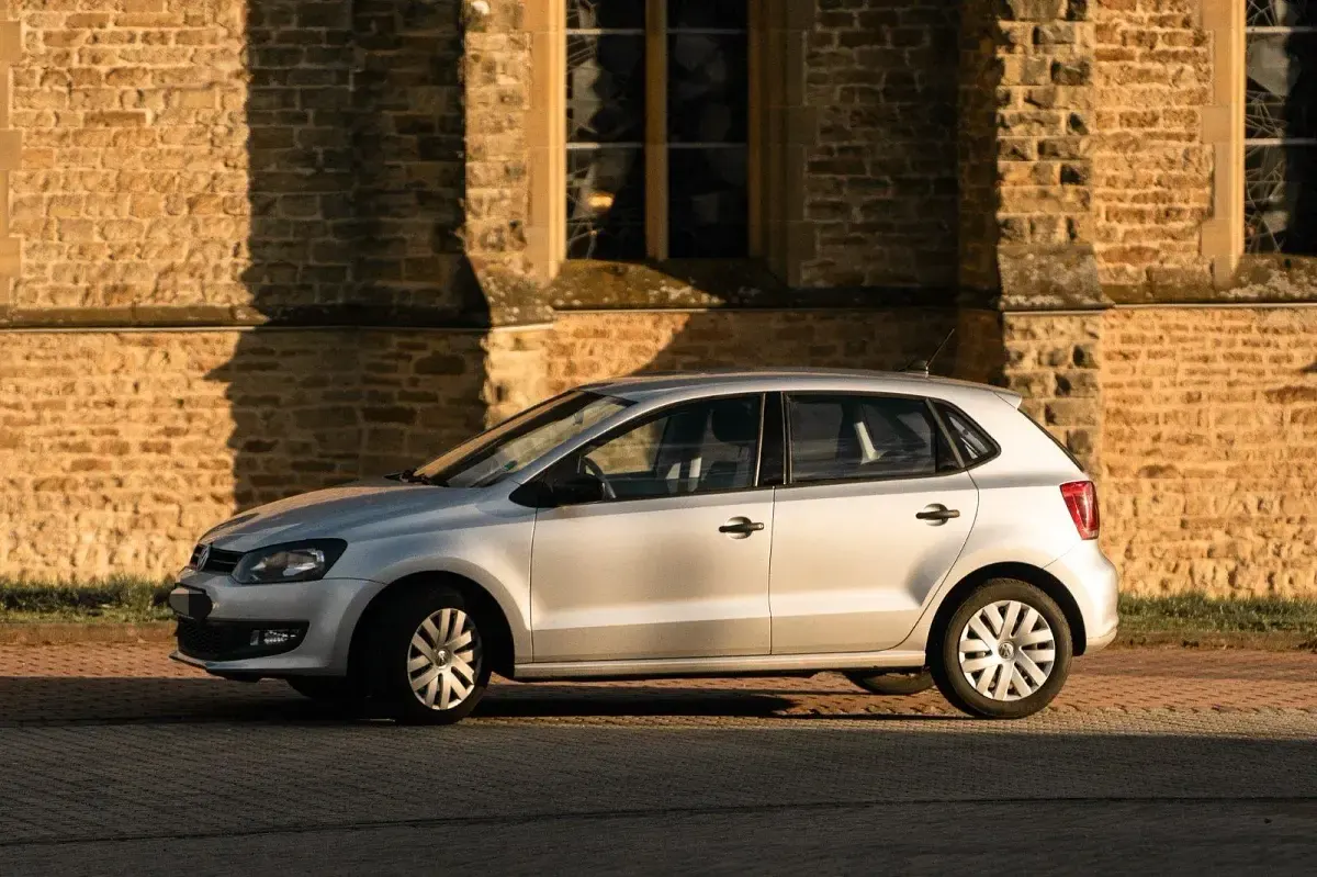 Gebraucht VW Polo 69 PS (50 kW) 2012 Silber Kleinwagen