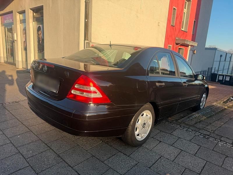 Gebraucht Mercedes C180 129 PS (94 kW) 2001 Schwarz Limousine