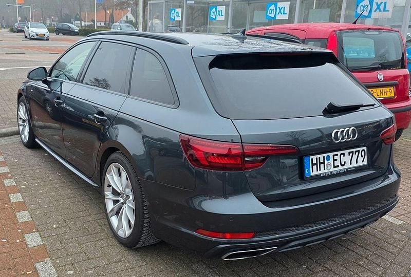 Grau Gebraucht 2019 Audi A4 Ambiente Kombi | 22.999 € (Fairer Preis) - Bild 1/4