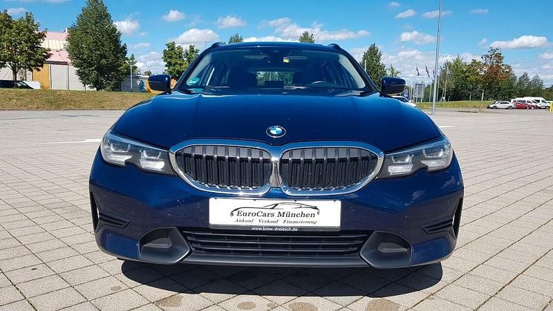 Gebraucht BMW 320 Sport Line 190 PS (139 kW) 2022 Blau Kombi