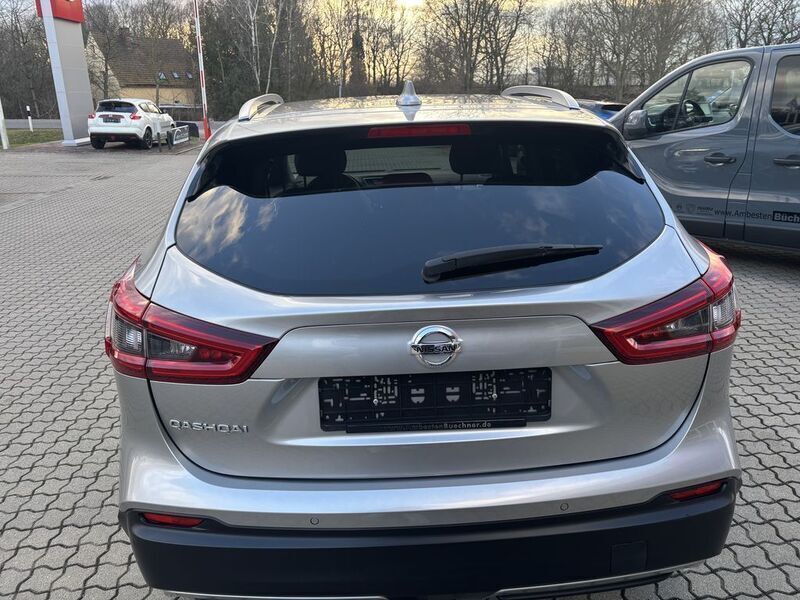 Gebraucht Nissan Qashqai Tekna 159 PS (116 kW) 2019 Silber SUV