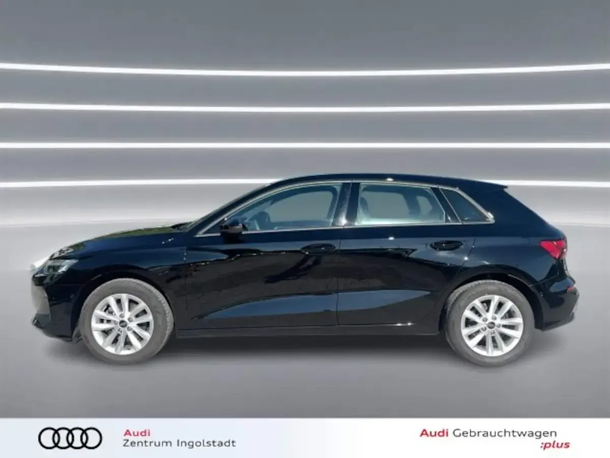 Gebraucht Audi A3 Ambiente 116 PS (85 kW) 2025 Brillantschwarz Limousine