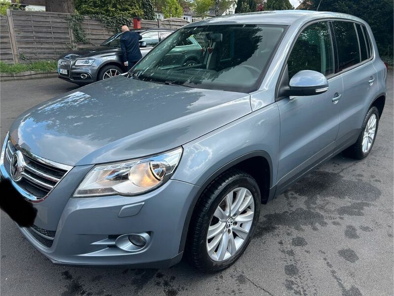 Grau Gebraucht 2009 VW Tiguan Sportline SUV | 5.500 € (Guter Preis) - Bild 1/4