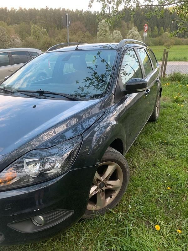 Gebraucht Ford Focus 100 PS (73 kW) 2010 Kombi