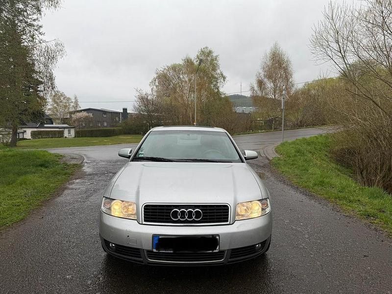 Second-hand Audi A4 131 CP (96 kW) 2002 Gri Berlinǎ