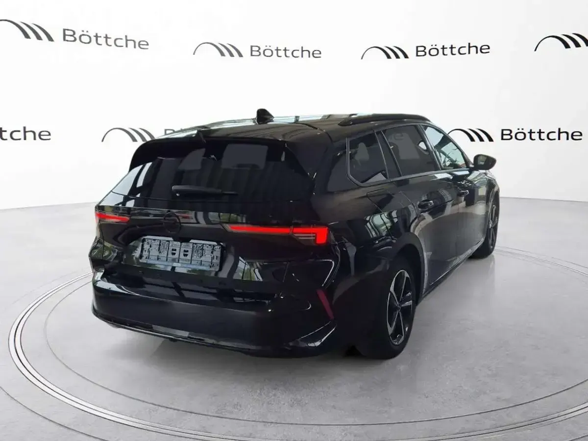 Gebraucht Opel Astra 131 PS (96 kW) 2025 Lackierung schwarz perla nera/typ aussenverkleidung metallic perlmutt Kleinwagen