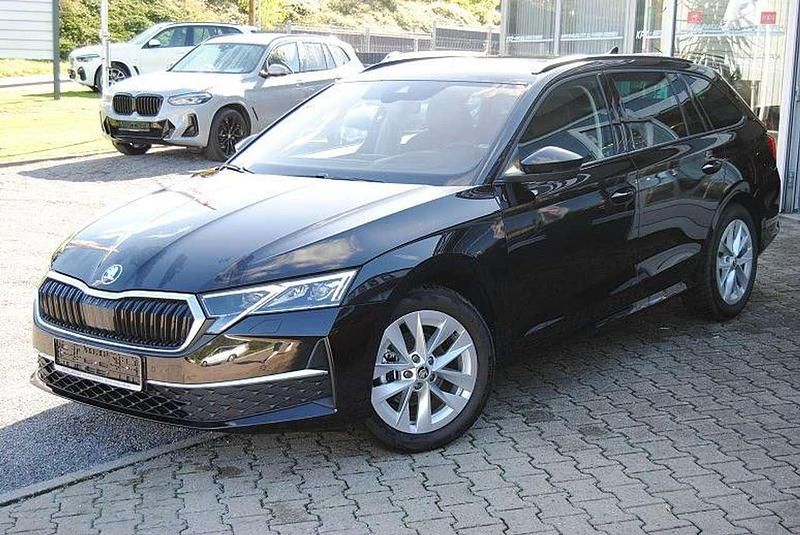 Schwarz magic Gebraucht 2024 Skoda Octavia Kombi | 31.790 € (Fairer Preis) - Bild 1/4