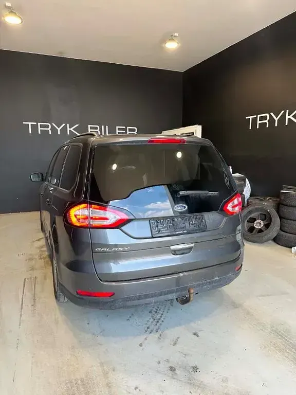 Gebraucht Ford Galaxy Trend 160 PS (117 kW) 2018 Grau Van / Kleinbus