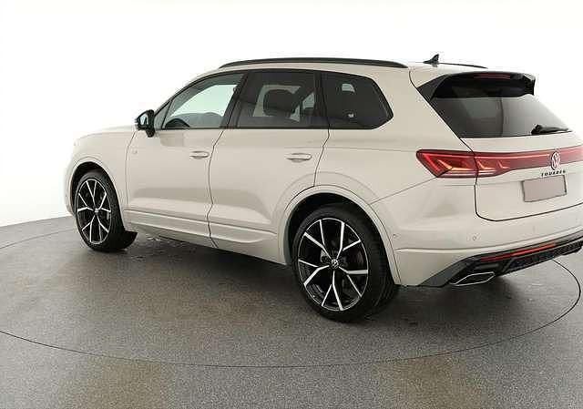 Gebraucht VW Touareg R-line 286 PS (210 kW) 2024 Beige metallic SUV