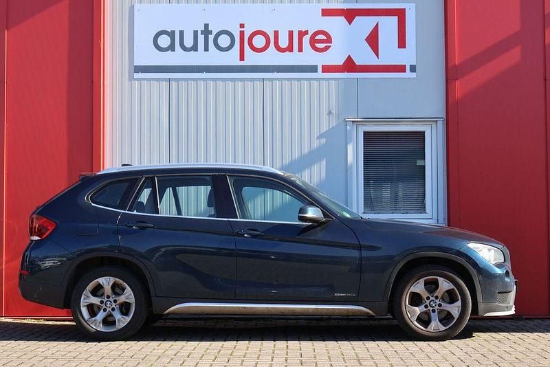 Gebraucht BMW X1 Executive 184 PS (135 kW) 2015 Blau SUV