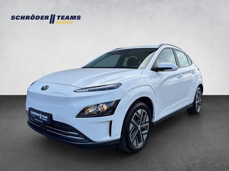 Gebraucht Hyundai Kona Select 100 kW (136 PS) 2023 Weiß SUV