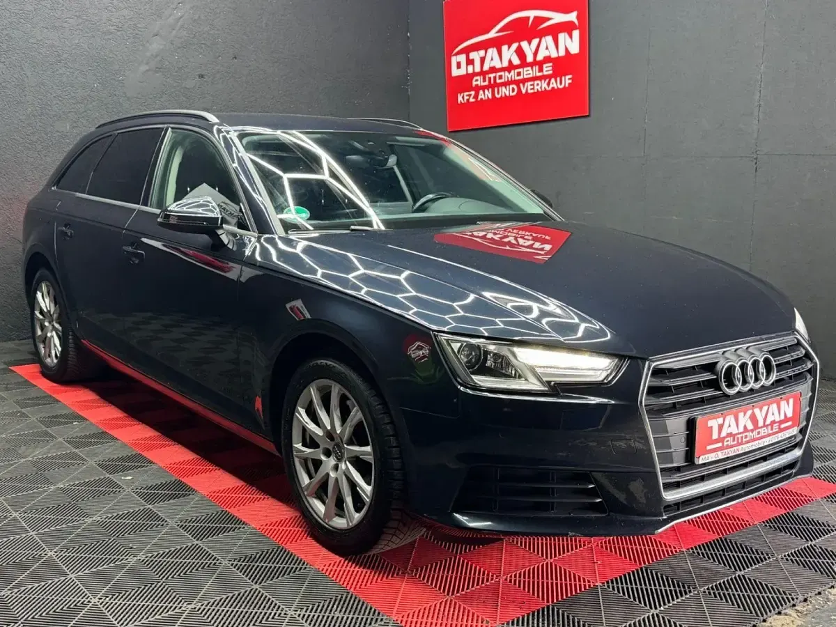 Gebraucht Audi A4 Basis 150 PS (110 kW) 2017 Blau Kombi