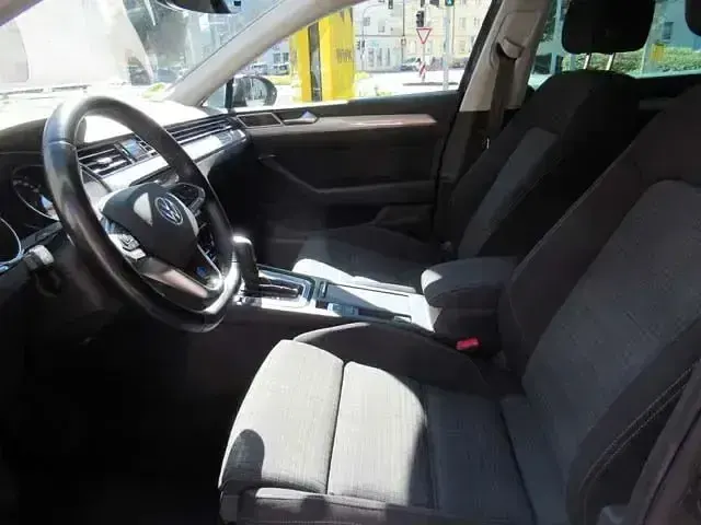 Gebraucht VW Passat 150 PS (110 kW) 2021 Grau Kombi