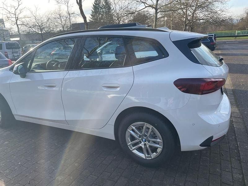 Gebraucht BMW 216 Active Tourer Shadowline 122 PS (89 kW) 2025 Weiß Van / Kleinbus