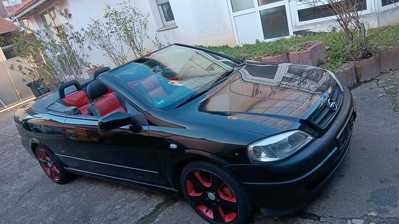 Schwarz Gebraucht 2004 Opel Astra Cabriolet Cabrio | 1.900 € (Fairer Preis) - Bild 1/4
