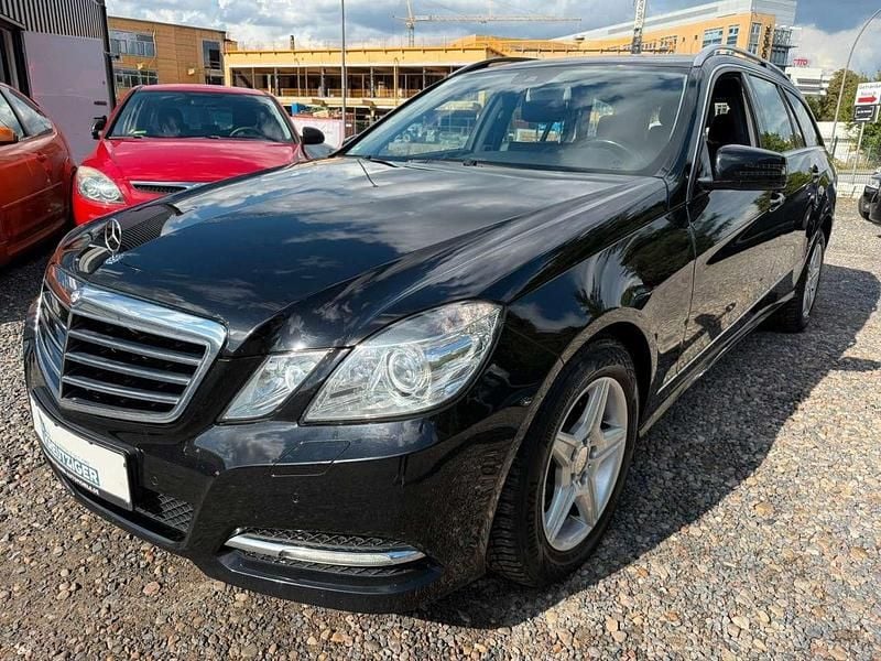 Schwarz Gebraucht 2012 Mercedes E300 Avantgarde Kombi | 6.990 € (Superpreis) - Bild 1/4