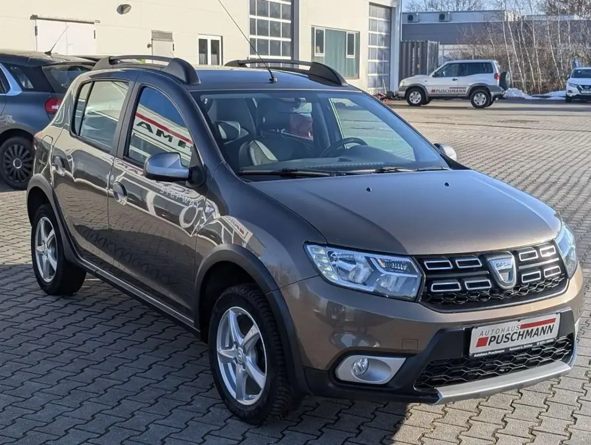 Gebraucht Dacia Sandero Celebration 90 PS (66 kW) 2018 Brun vison Kleinwagen