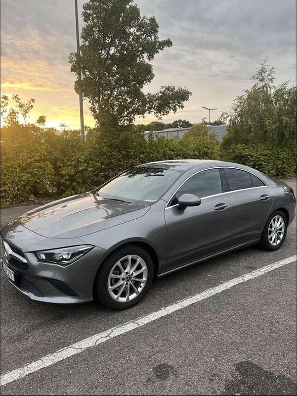 Gebraucht Mercedes CLA200 163 PS (119 kW) 2022 Grau Coupé