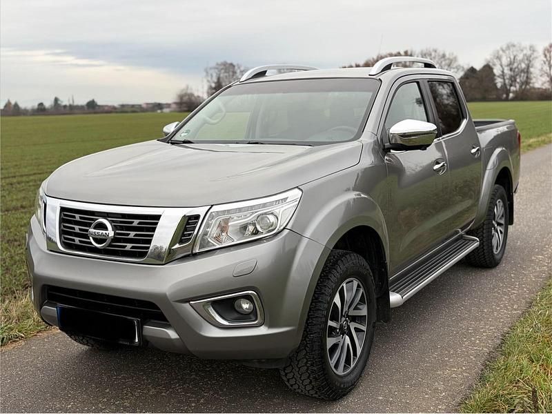 Grau Gebraucht 2016 Nissan Navara Tekna Abholung | 13.500 € - Bild 1/4
