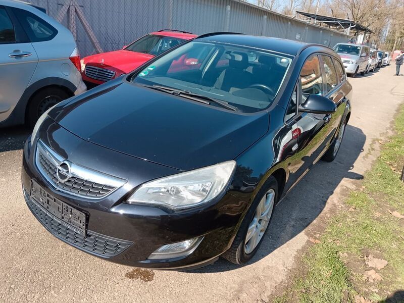 Schwarz Gebraucht 2011 Opel Astra Edition Kombi | 1.600 € (Guter Preis) - Bild 1/4