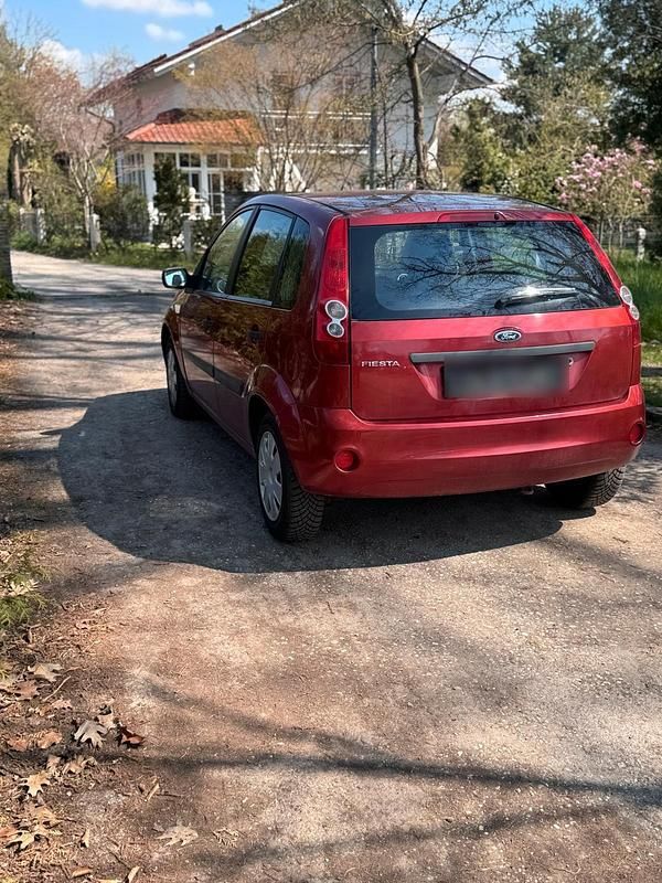 Gebraucht Ford Fiesta 80 PS (58 kW) 2007 Rot Kleinwagen