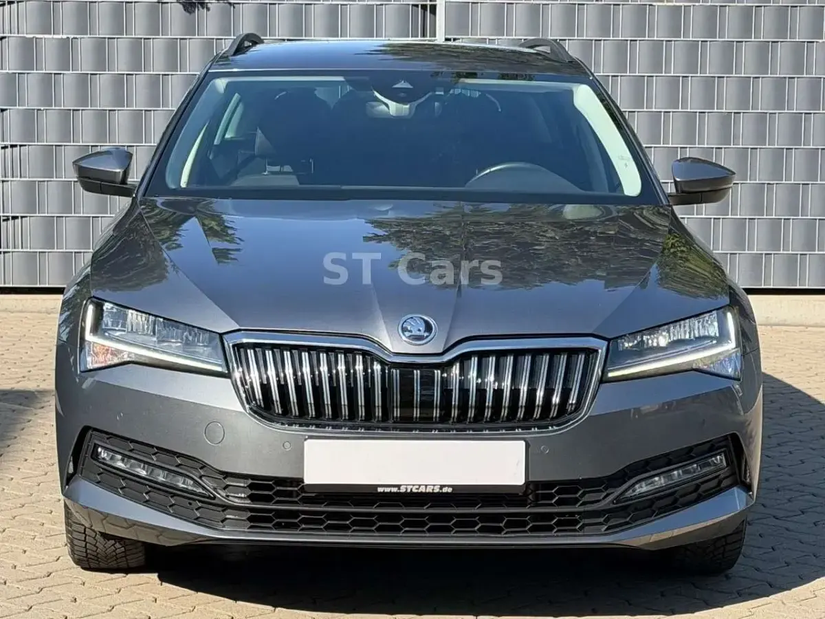 Gebraucht Skoda Superb 150 PS (110 kW) 2022 Grau Kombi