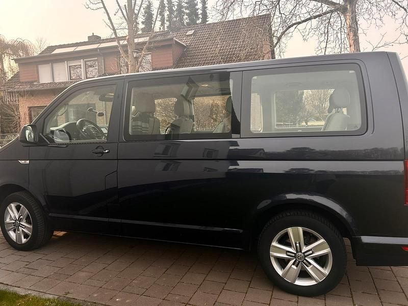 Second-hand VW T6 204 CP (150 kW) 2016 Albastru Van