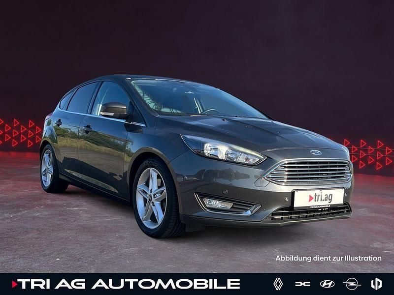 Magneticgrau (metallic) Gebraucht 2017 Ford Focus Titanium Limousine | 12.970 € (Fairer Preis) - Bild 1/4