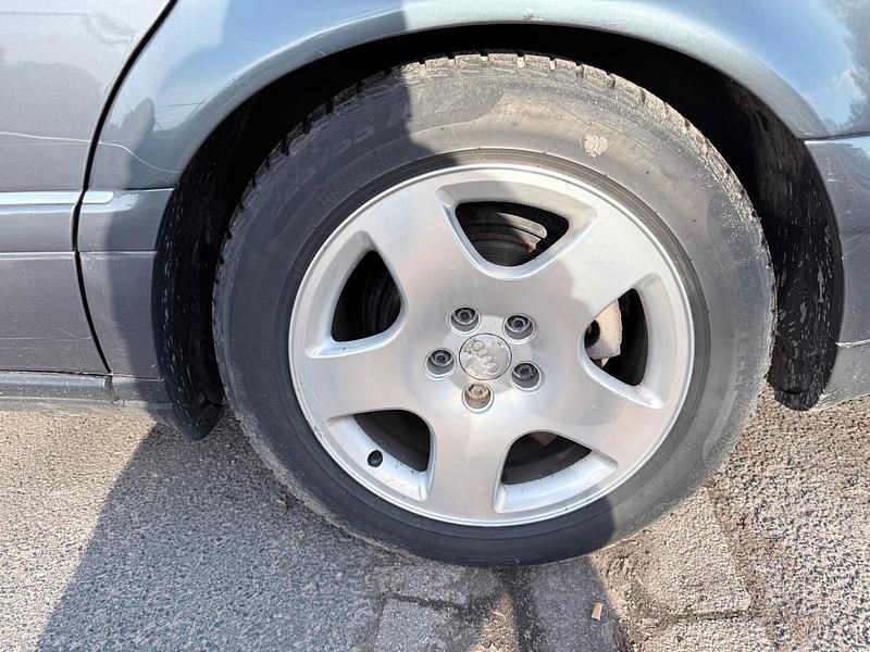 Gebraucht Audi A8 193 PS (141 kW) 1999 Grün Limousine