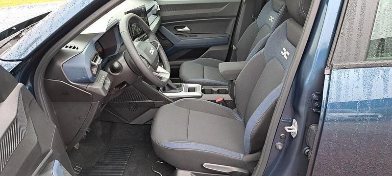 Neu Dacia Bigster Expression 140 PS (102 kW) 2025 Blau SUV