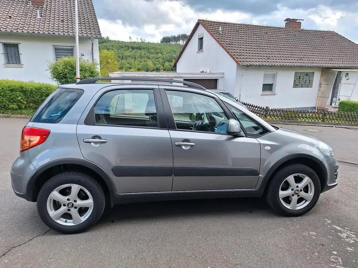 Gebraucht Suzuki SX4 120 PS (88 kW) 2014 Silber SUV