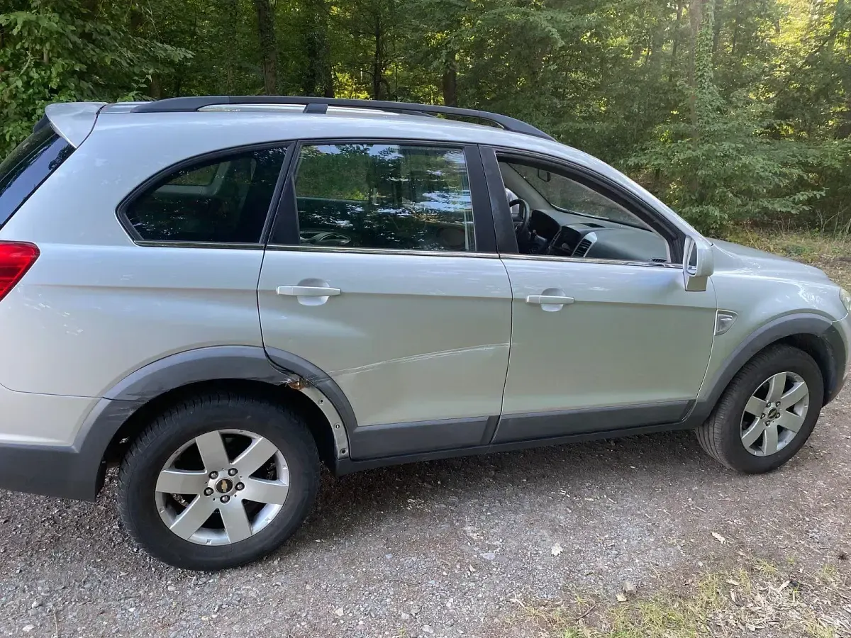 Gebraucht Chevrolet Captiva LS 150 PS (110 kW) 2010 Silber SUV