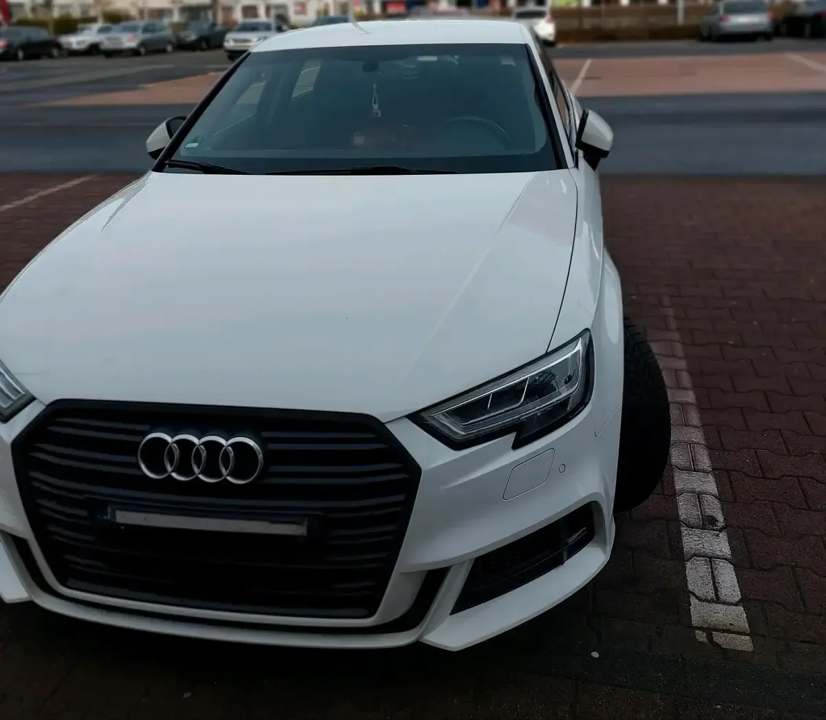 Gebraucht Audi A3 Sportback S-Line 150 PS (110 kW) 2019 Weiß Kleinwagen
