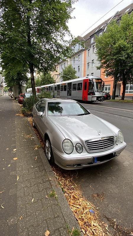 Silber Gebraucht 1999 Mercedes CLK320 Elegance Coupé | 3.500 € (Fairer Preis) - Bild 1/4