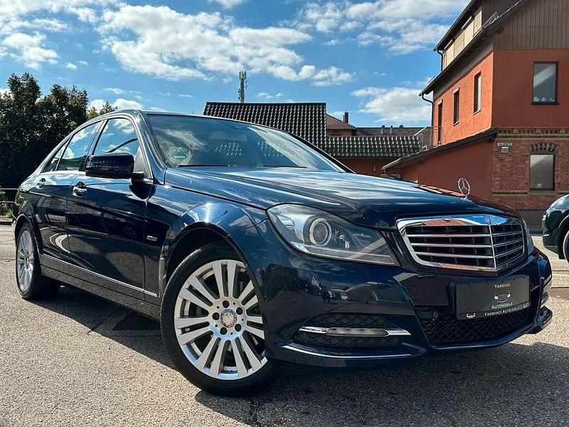 Blau Gebraucht 2012 Mercedes C200 Limousine | 14.490 € (Etwas zu teuer) - Bild 1/4