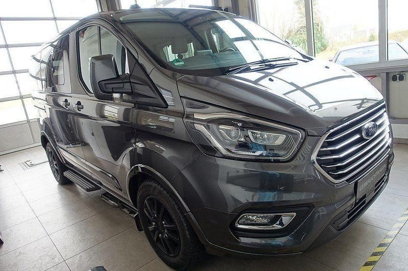 Grau Gebraucht 2020 Ford Tourneo Van / Kleinbus | 22.890 € (Guter Preis) - Bild 1/4