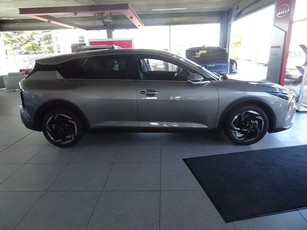 Neu Kia K4 Spirit 150 PS (110 kW) 2026 Grau Limousine