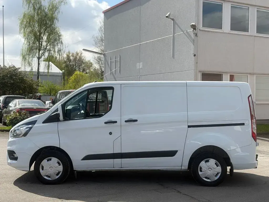 Gebraucht Ford Transit Custom Trend 131 PS (96 kW) 2022 Weiß Limousine