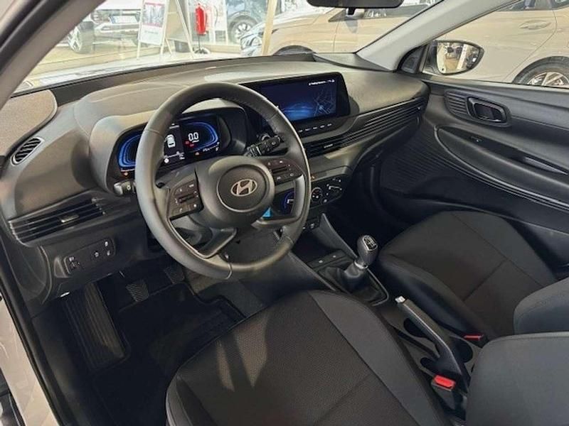 Gebraucht Hyundai Bayon Select 101 PS (74 kW) 2025 Atlas white / sol SUV