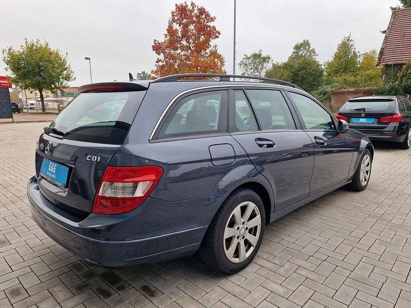 Gebraucht Mercedes C220 170 PS (125 kW) 2011 Grau Kombi