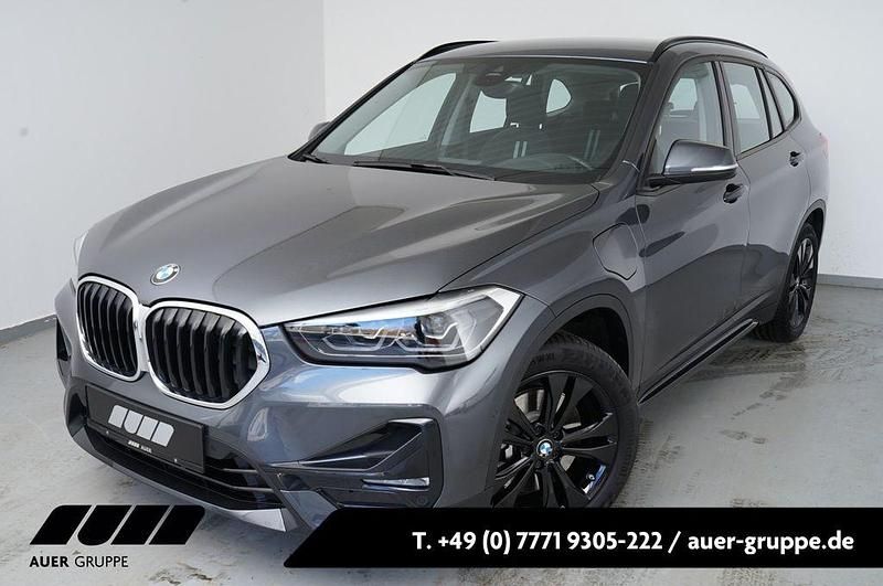 Grau Gebraucht 2020 BMW X1 Sport Line SUV | 26.900 € (Fairer Preis) - Bild 1/4