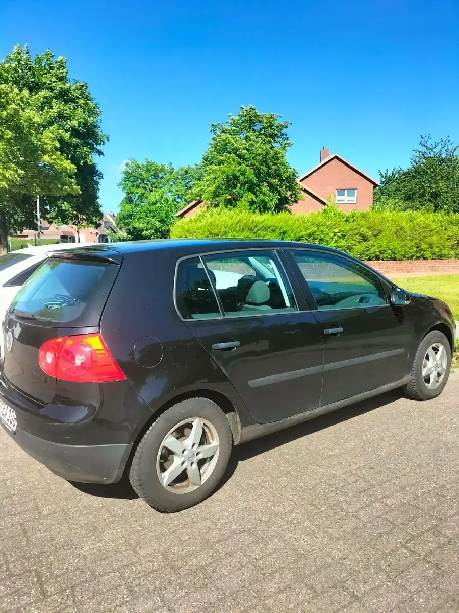 Gebraucht VW Golf VI 85 PS (62 kW) 2008 Schwarz Kleinwagen
