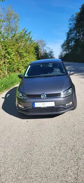 Gebraucht VW Polo Comfortline 60 PS (44 kW) 2016 Grau Limousine