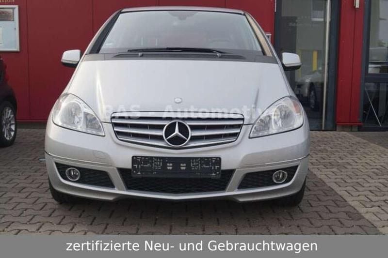 Gebraucht Mercedes A200 Avantgarde 136 PS (100 kW) 2009 Silber metallic Limousine