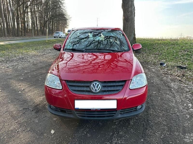 Gebraucht VW Fox Style 55 PS (40 kW) 2011 Rot Kleinwagen