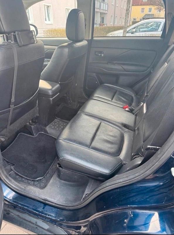 Gebraucht Mitsubishi Outlander 150 PS (110 kW) 2013 Schwarz SUV