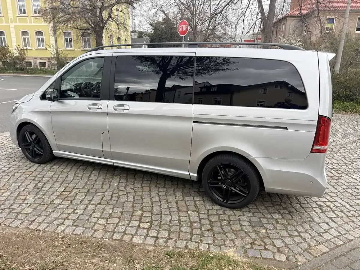 Gebraucht Mercedes V250 AMG 190 PS (139 kW) 2022 Brillantsilber metallic Van / Kleinbus